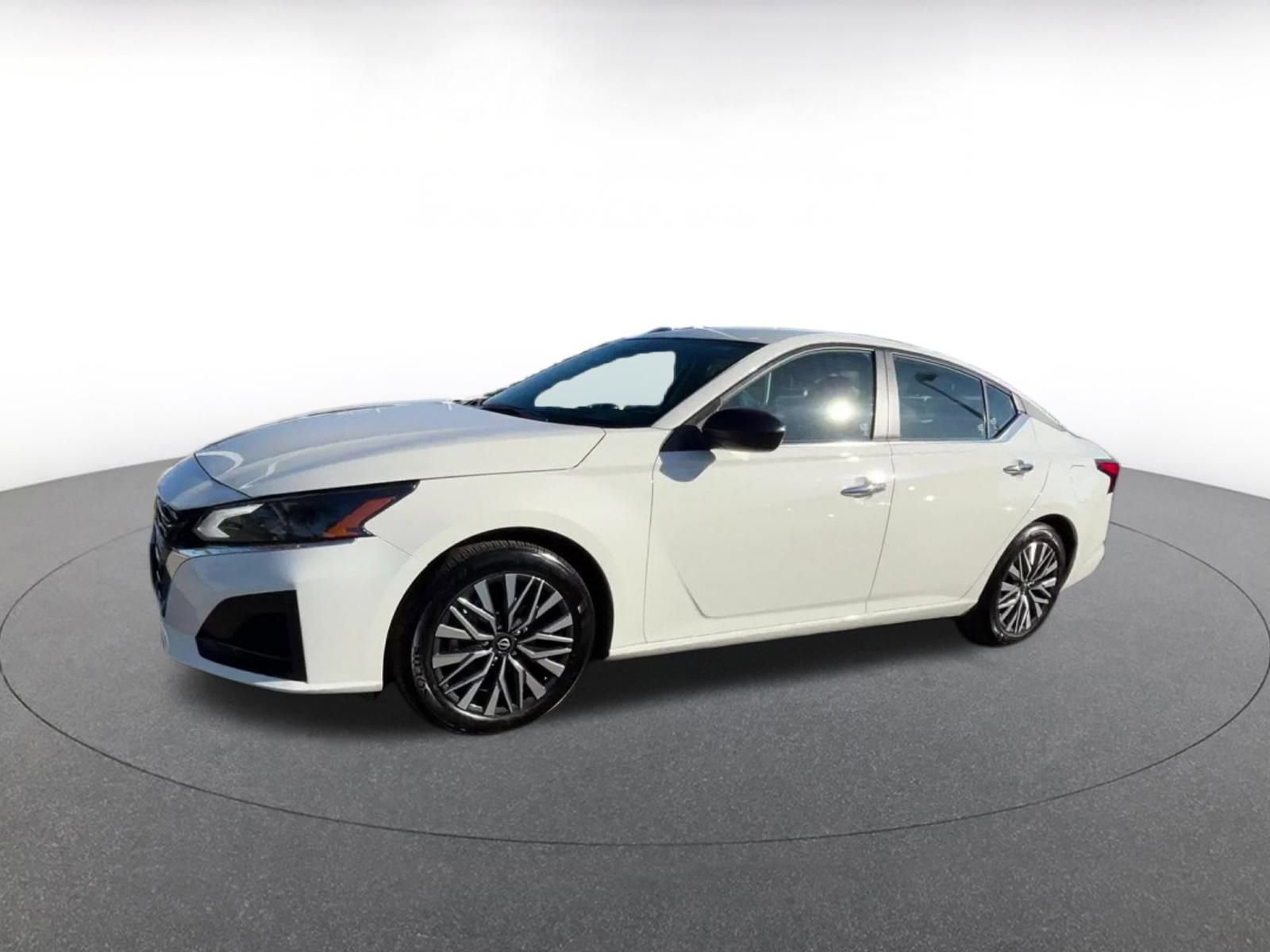 Thumbnail: 2025 Nissan Altima - 8