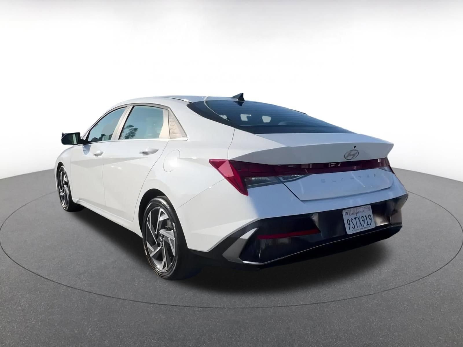 Thumbnail: 2025 Hyundai Elantra - 11