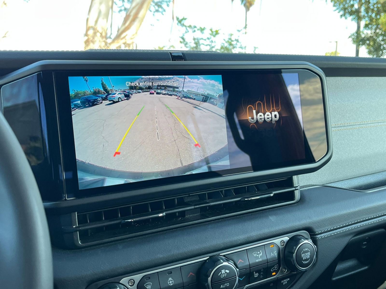 Thumbnail: 2025 Jeep Wrangler - 17