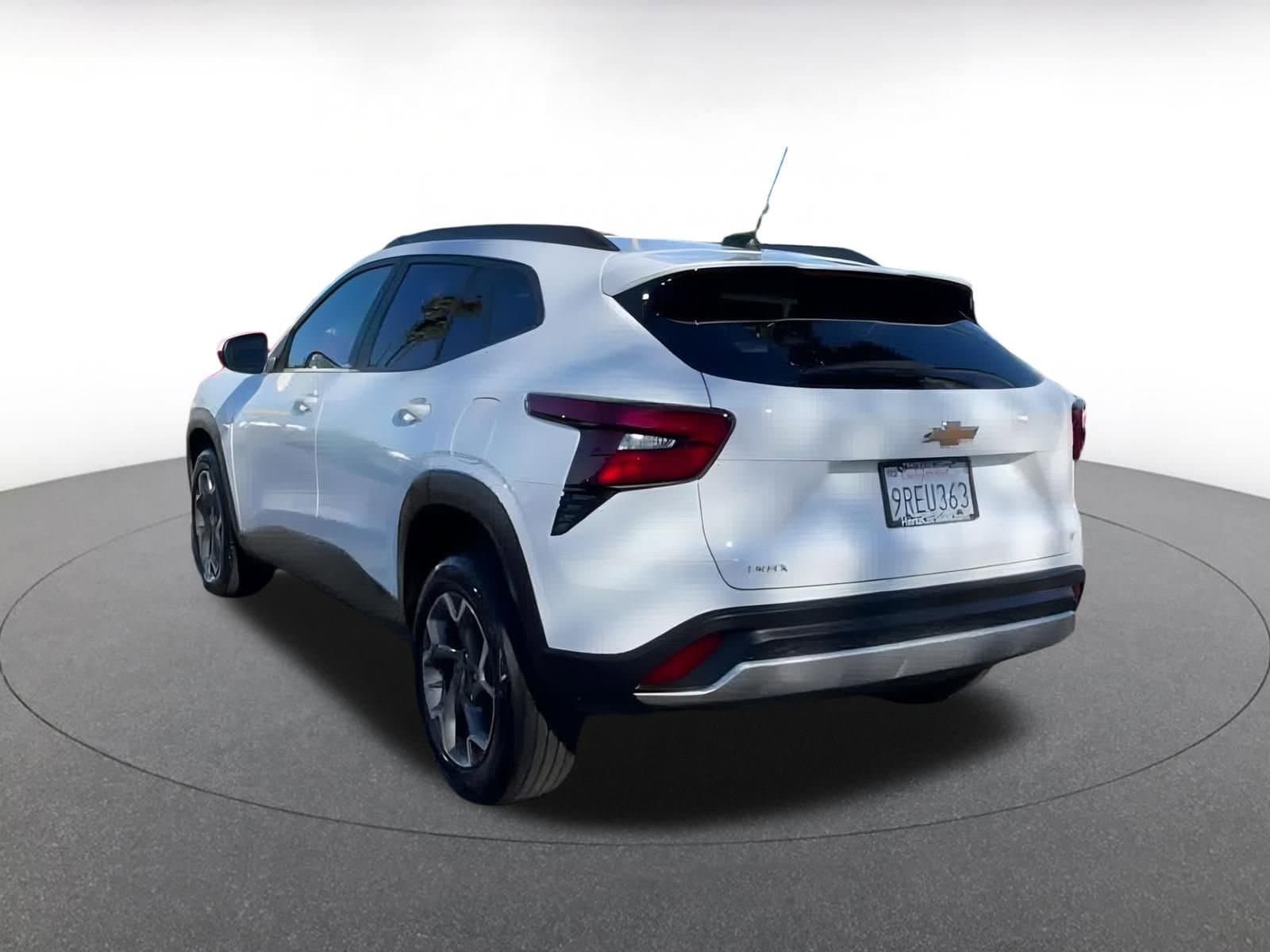 Thumbnail: 2025 Chevrolet Trax - 10