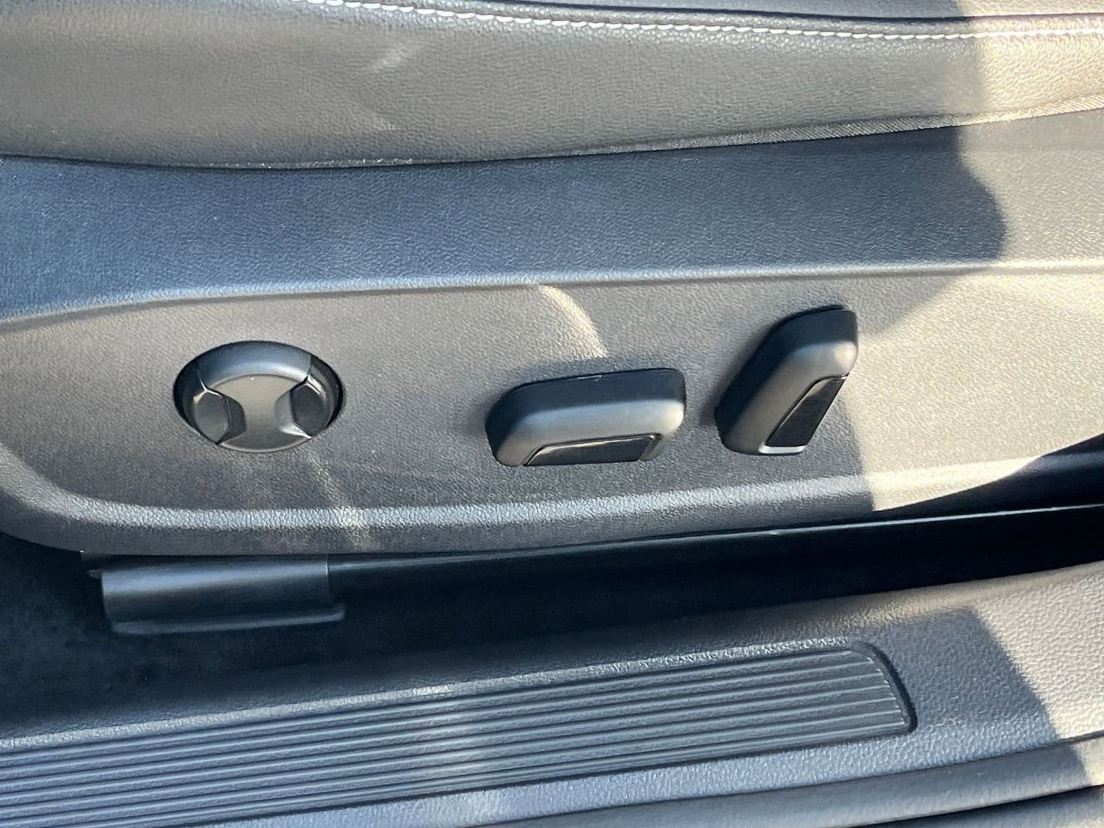 Thumbnail: 2025 Volkswagen Jetta - 23