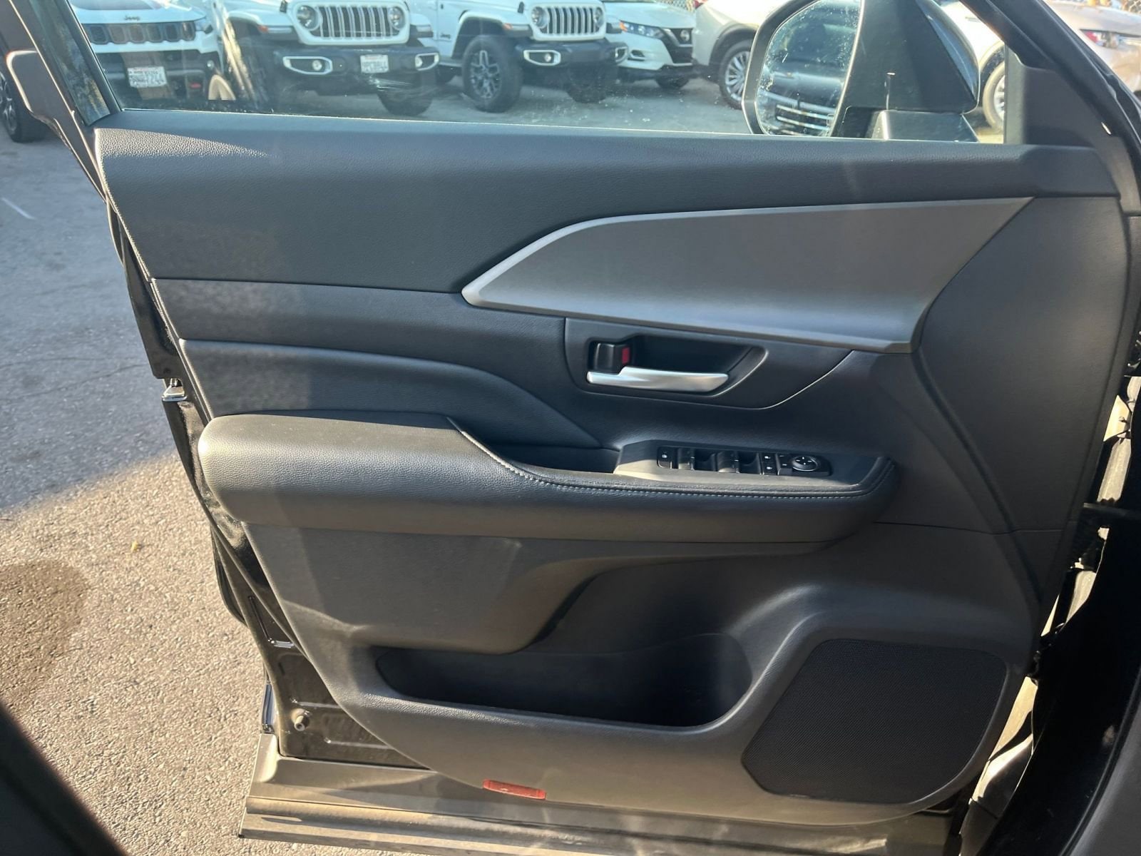 Thumbnail: 2025 Toyota Grand Highlander - 18