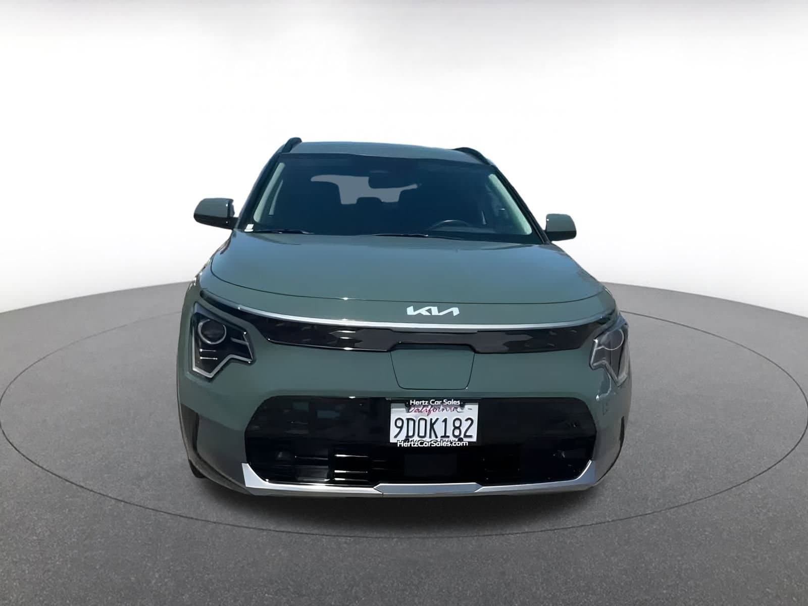 Thumbnail: 2023 Kia Niro - 4