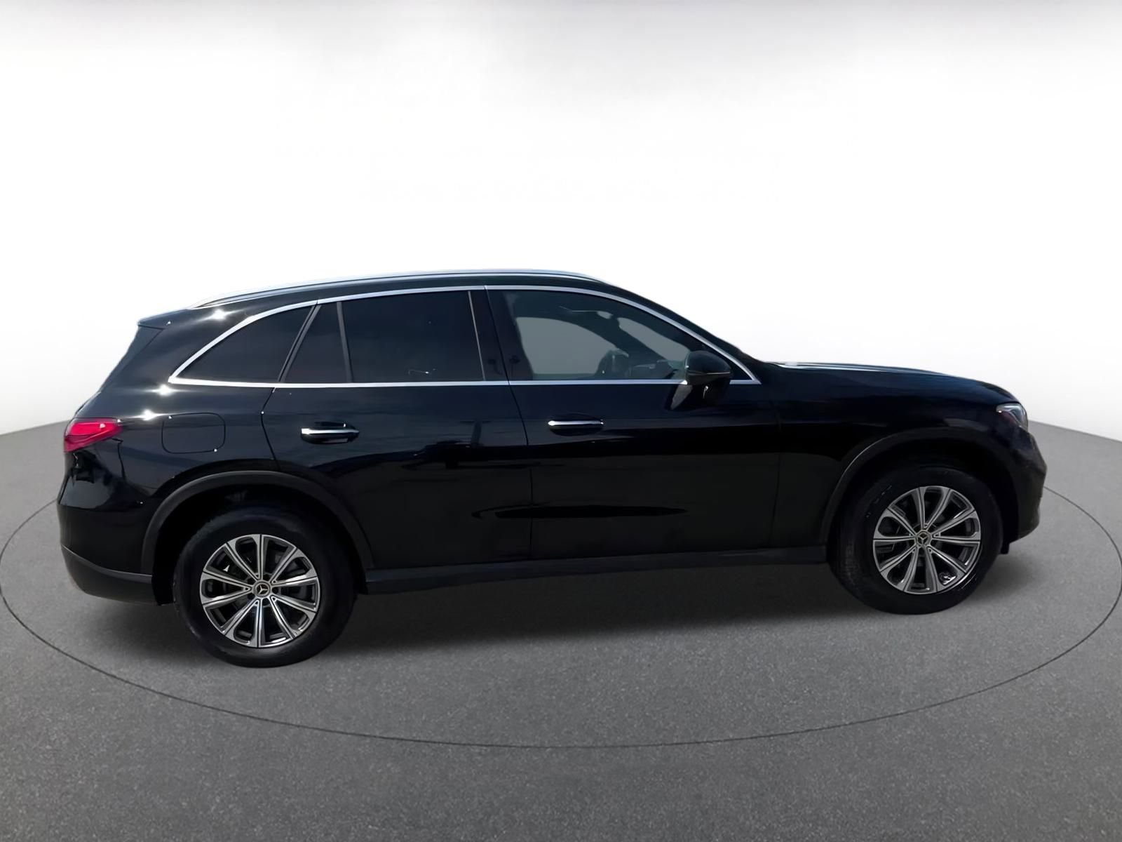 Thumbnail: 2024 Mercedes-Benz GLC - 16