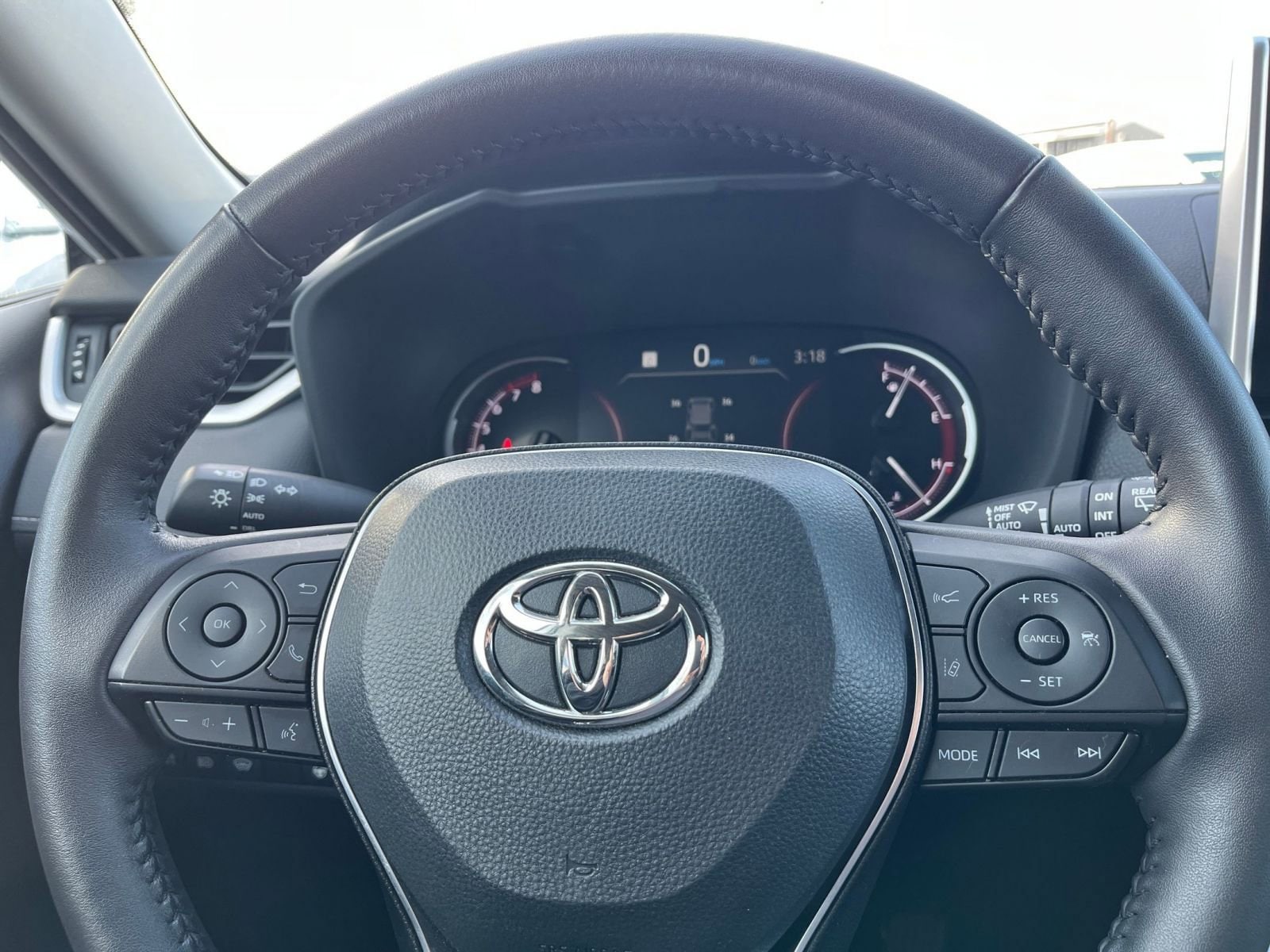 Thumbnail: 2025 Toyota RAV4 - 28