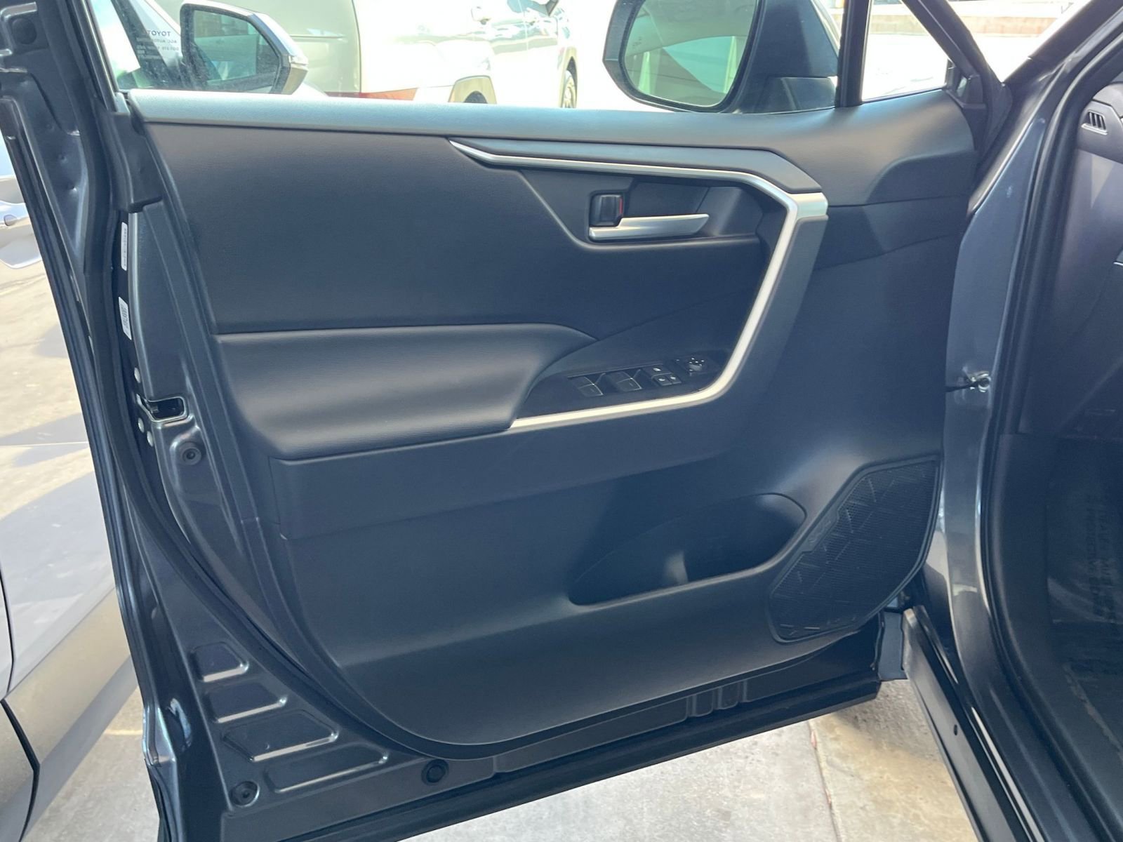 Thumbnail: 2025 Toyota RAV4 - 20