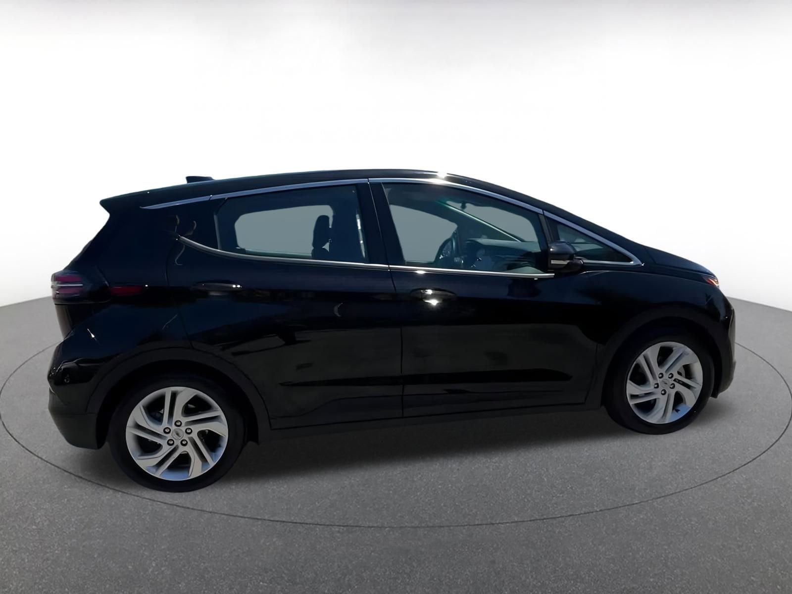 Thumbnail: 2023 Chevrolet Bolt EV - 12