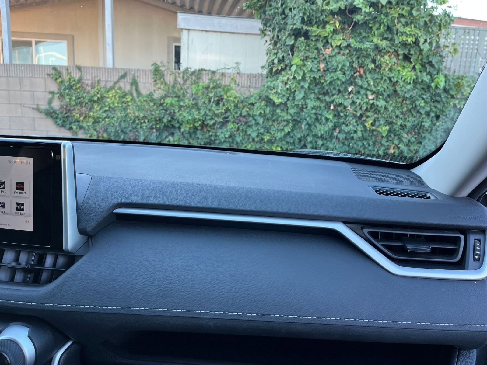 Thumbnail: 2025 Toyota RAV4 - 35