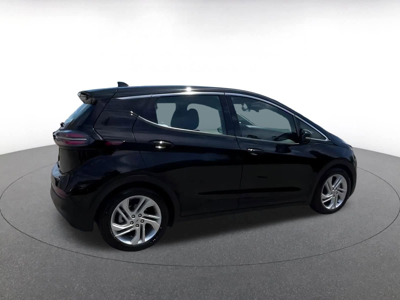 Thumbnail: 2023 Chevrolet Bolt EV - 11