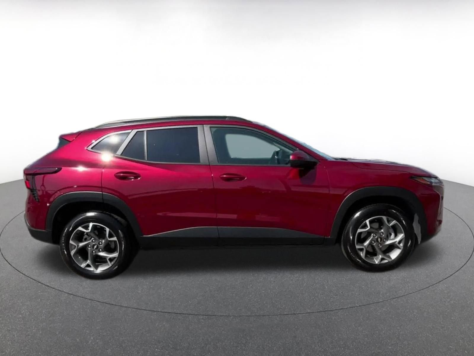 Thumbnail: 2025 Chevrolet Trax - 16