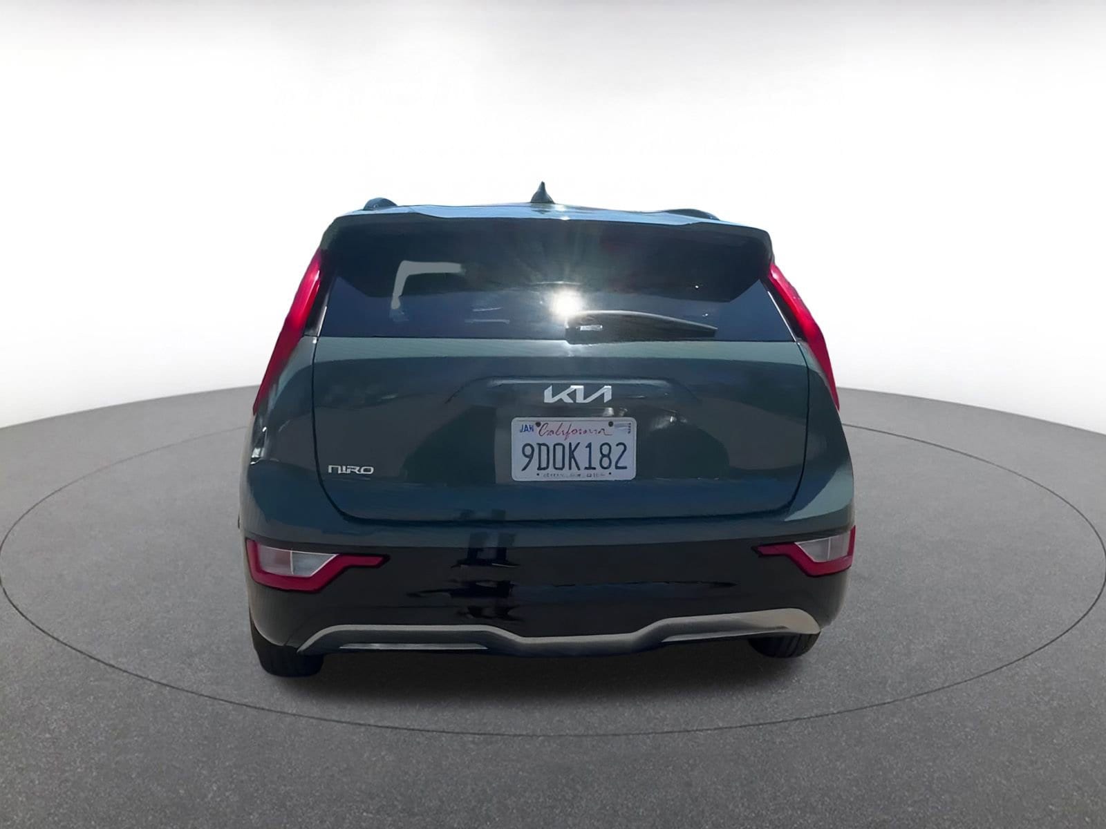 Thumbnail: 2023 Kia Niro - 10