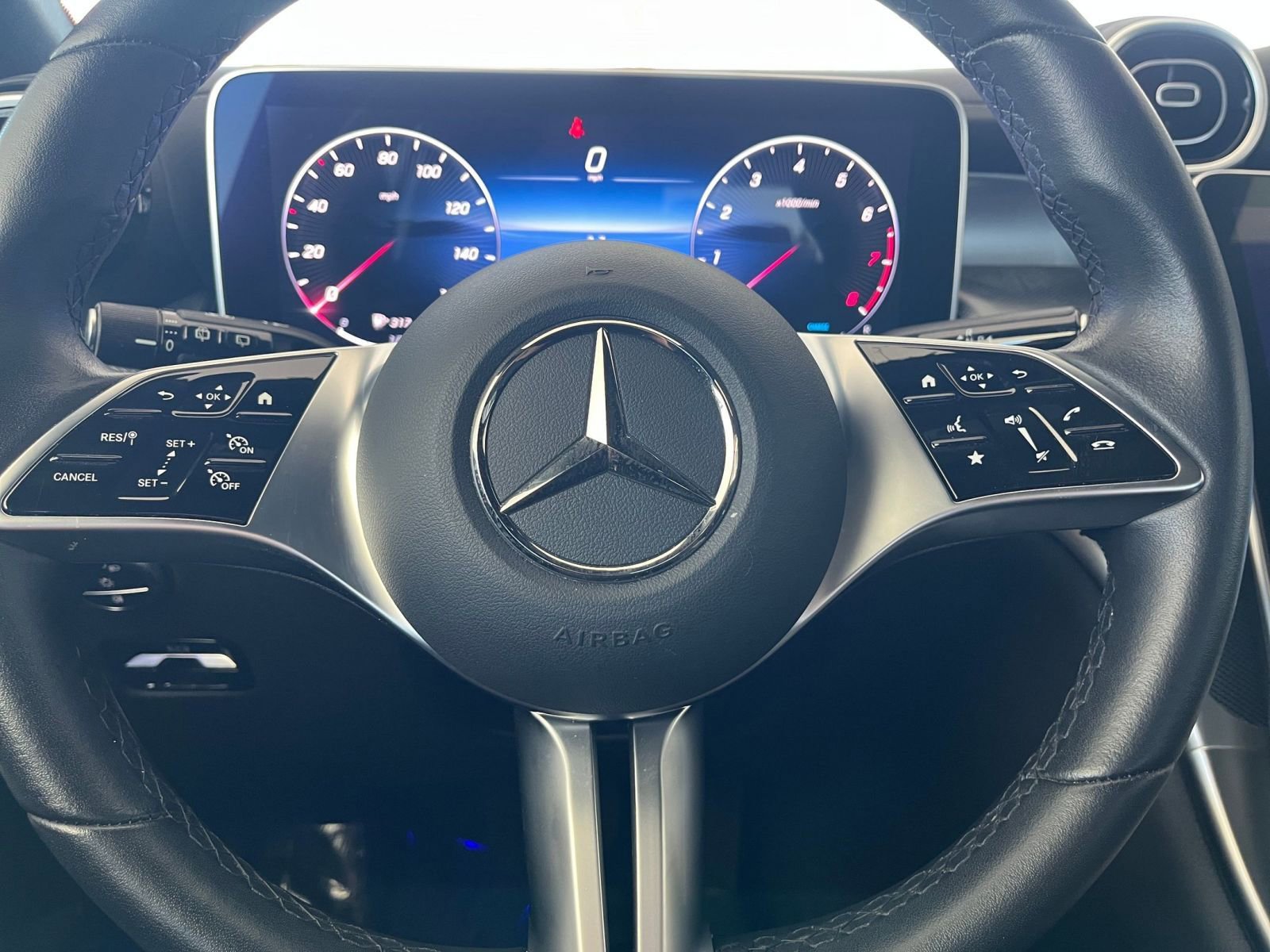 Thumbnail: 2024 Mercedes-Benz GLC - 28