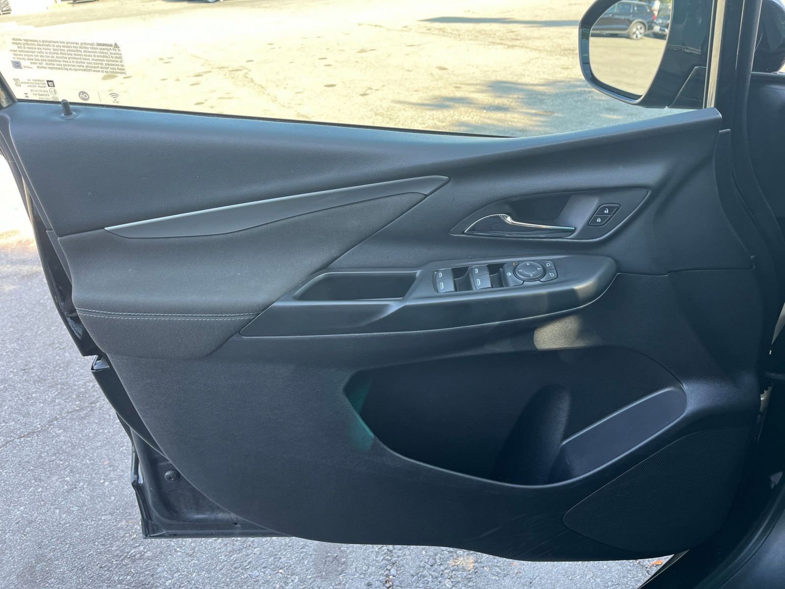 Thumbnail: 2023 Chevrolet Bolt EV - 24