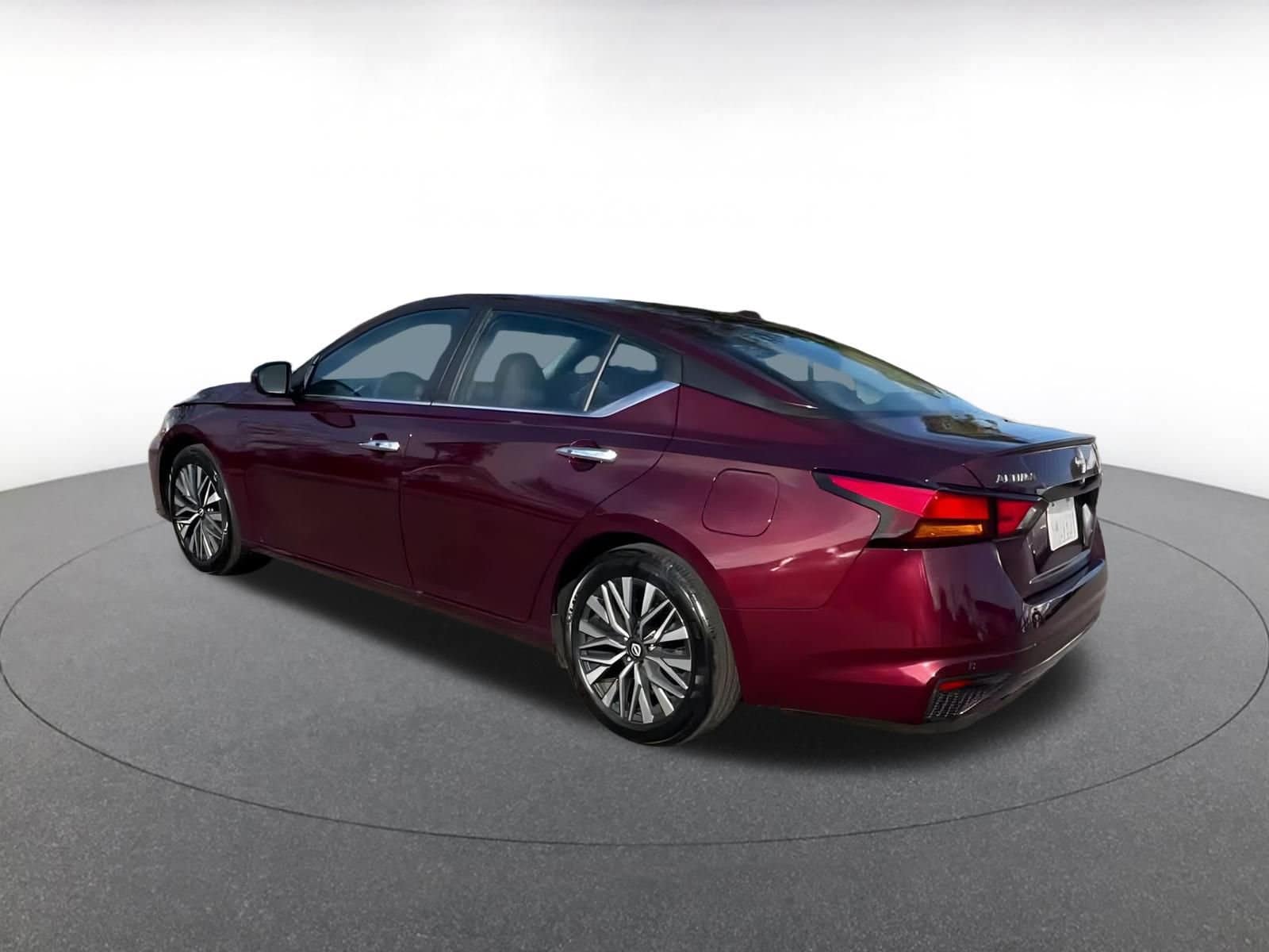 Thumbnail: 2024 Nissan Altima - 9