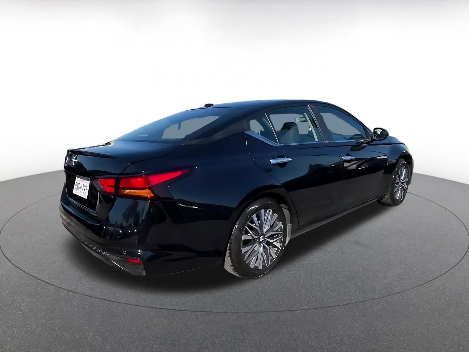 Thumbnail: 2025 Nissan Altima - 12