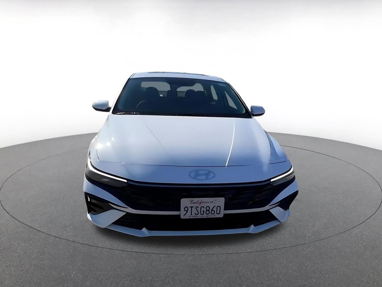 Thumbnail: 2025 Hyundai Elantra - 4