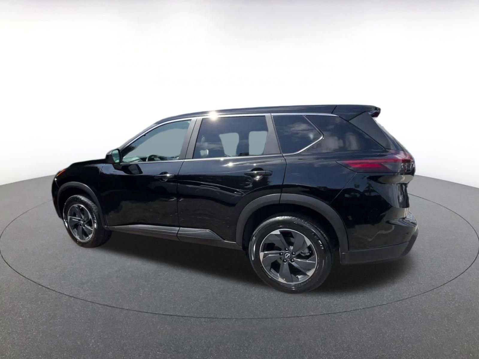 Thumbnail: 2025 Nissan Rogue - 10