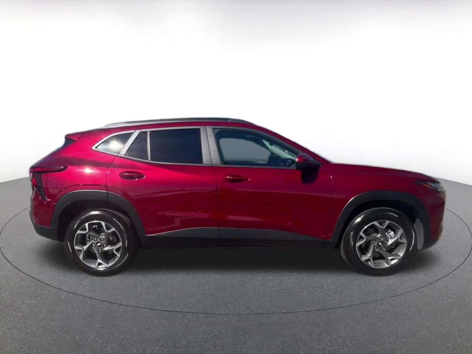 Thumbnail: 2025 Chevrolet Trax - 16