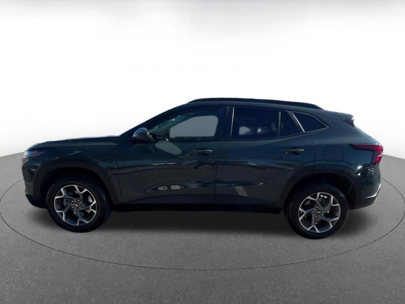 Thumbnail: 2025 Chevrolet Trax - 9