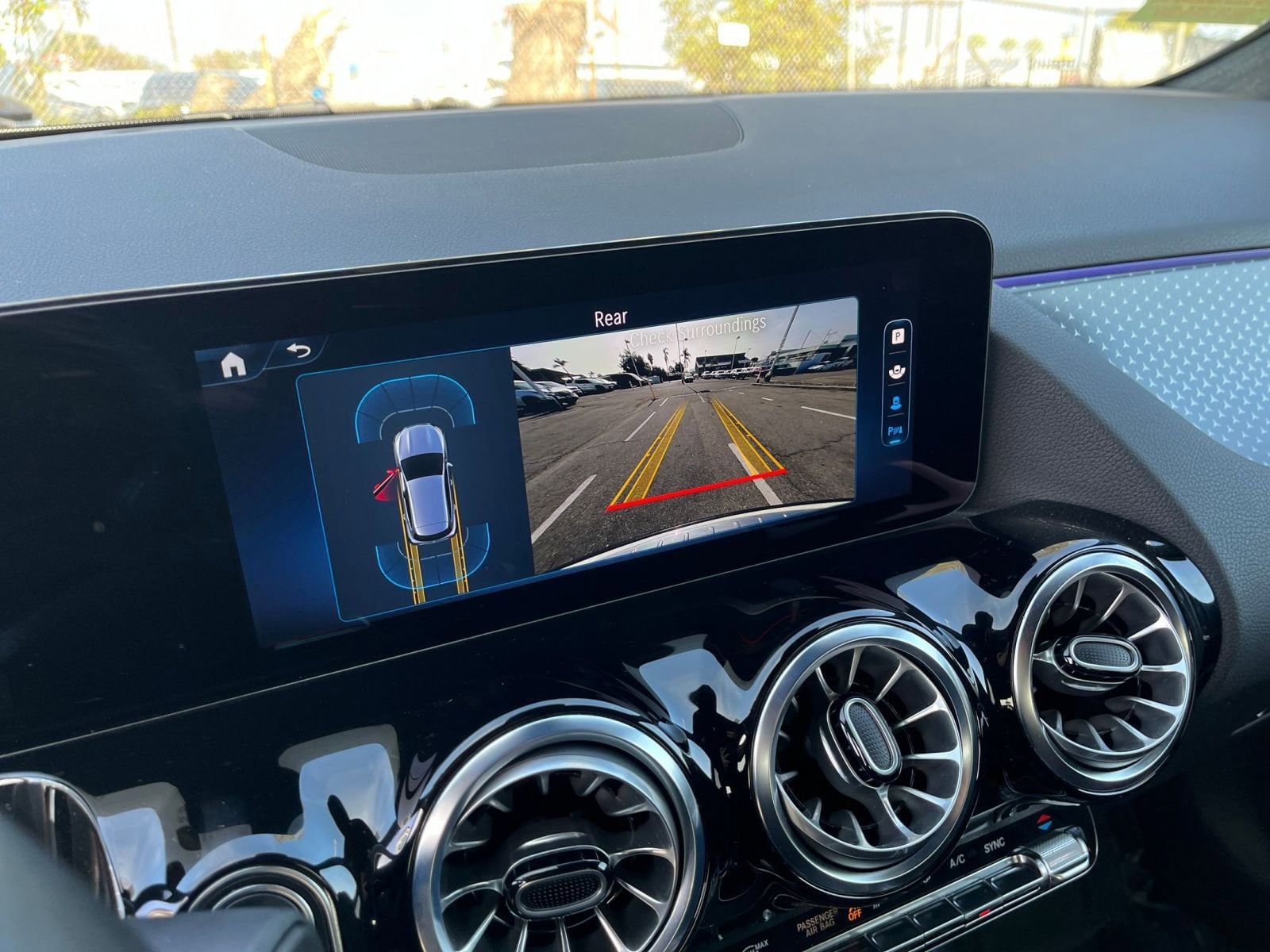 Thumbnail: 2025 Mercedes-Benz GLA - 17