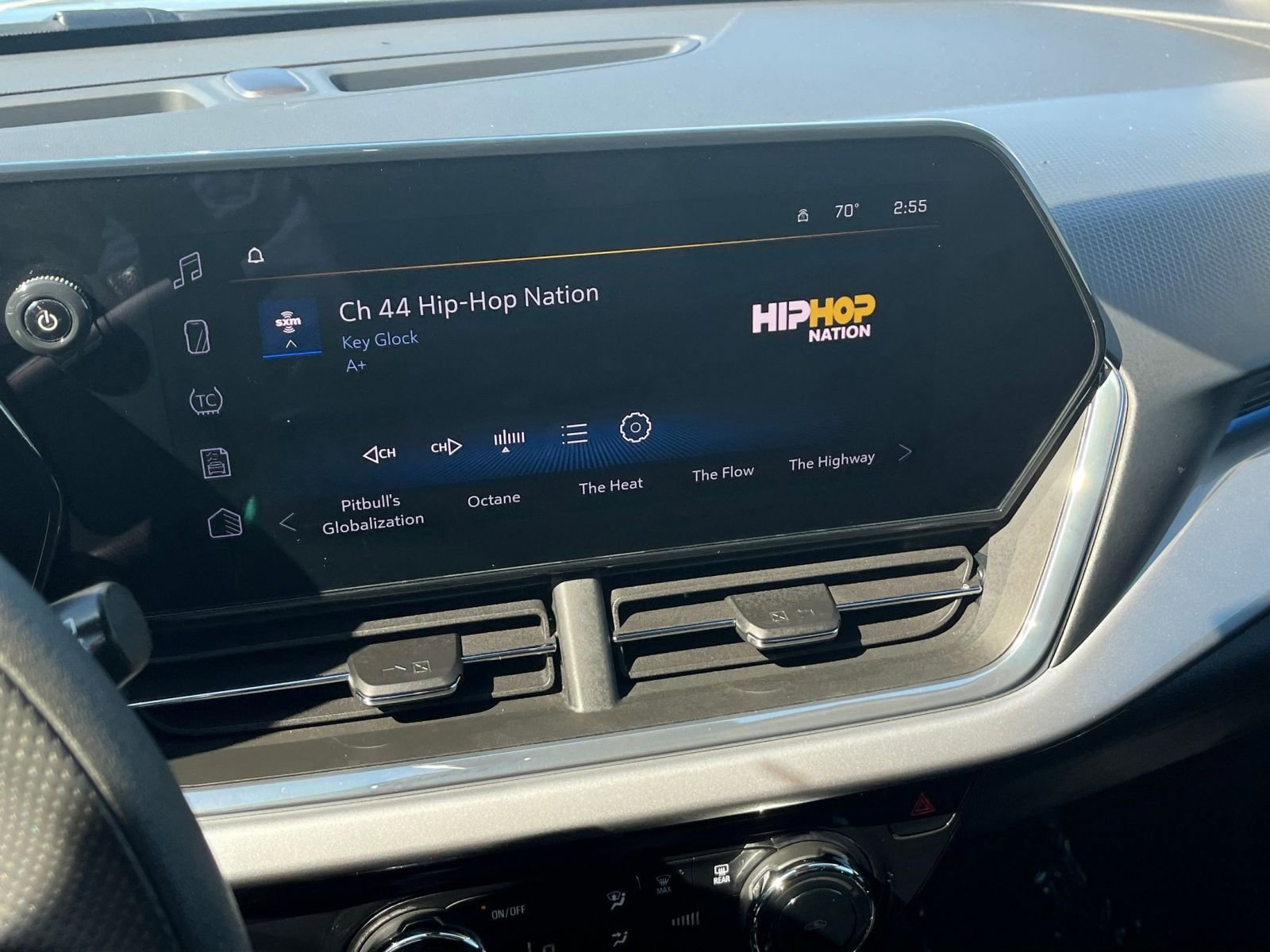 Thumbnail: 2025 Chevrolet Trax - 17