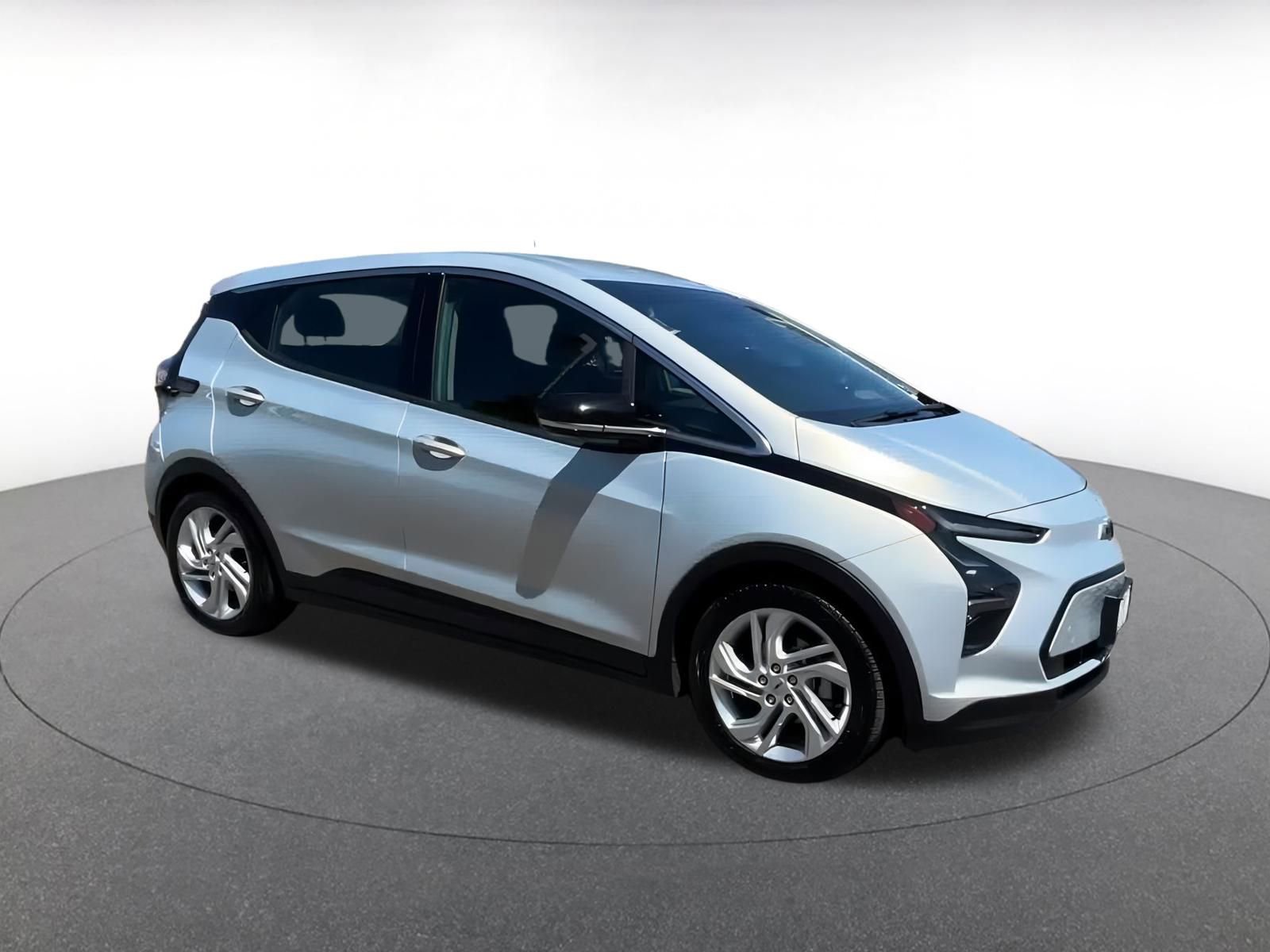 Thumbnail: 2023 Chevrolet Bolt EV - 2