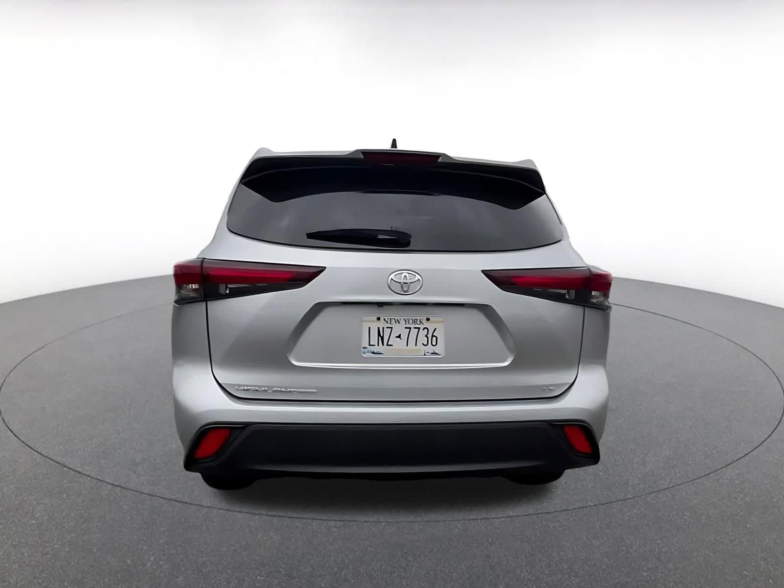 Thumbnail: 2025 Toyota Highlander - 12