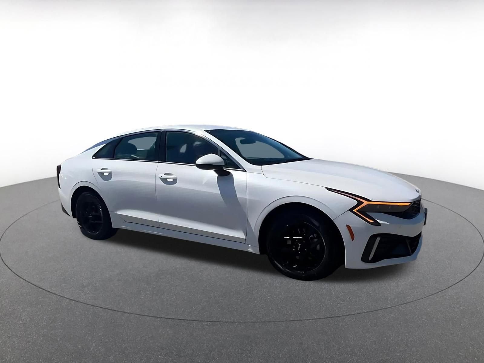 Thumbnail: 2025 Kia K5 - 2