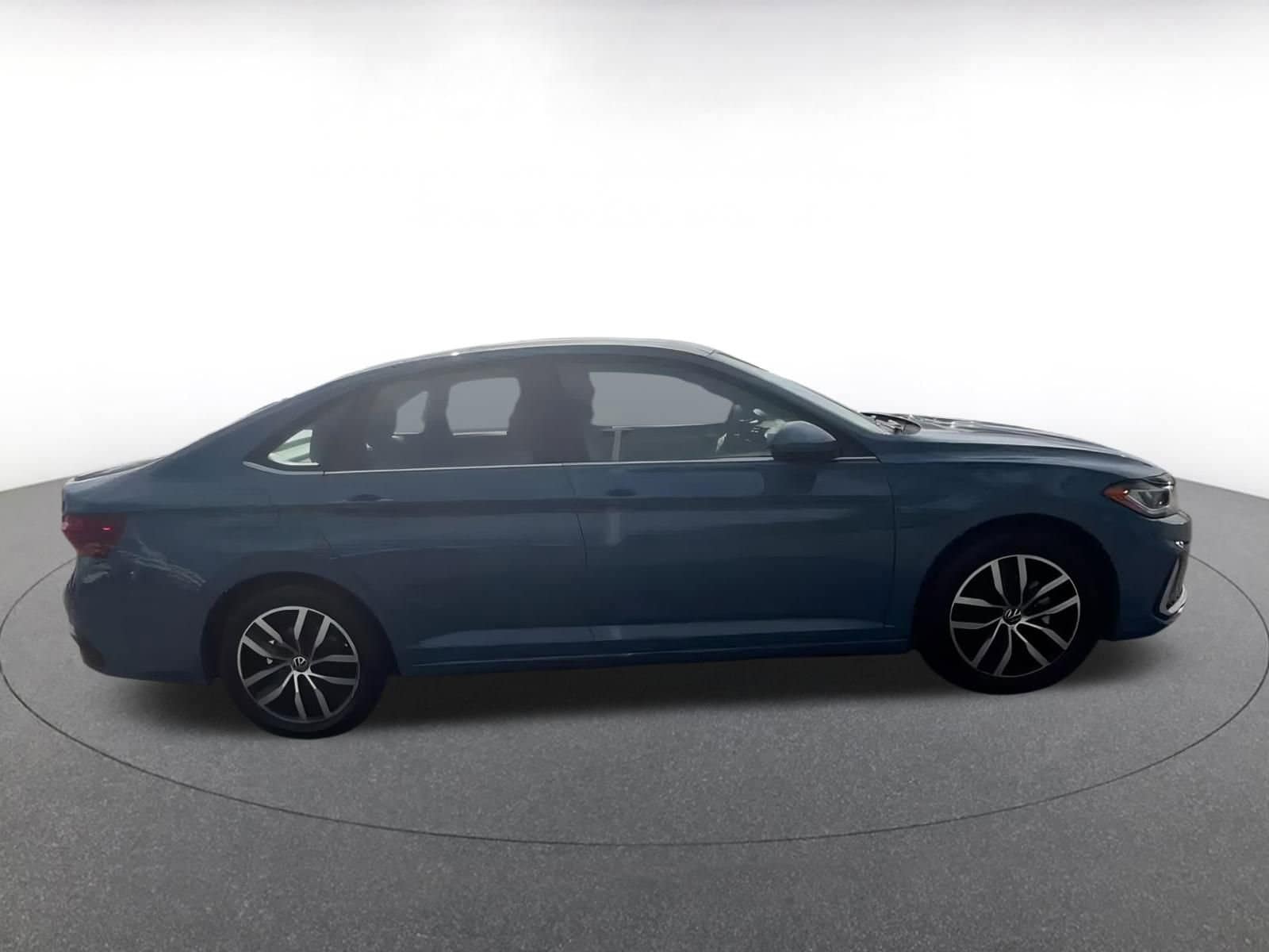 Thumbnail: 2025 Volkswagen Jetta - 16