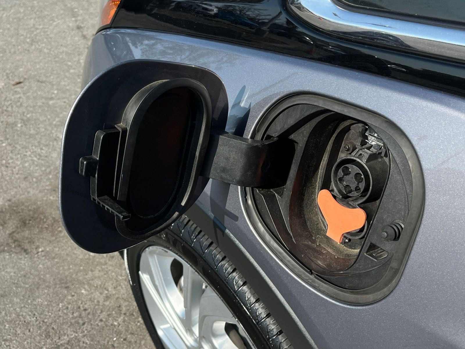 Thumbnail: 2023 Chevrolet Bolt EV - 19