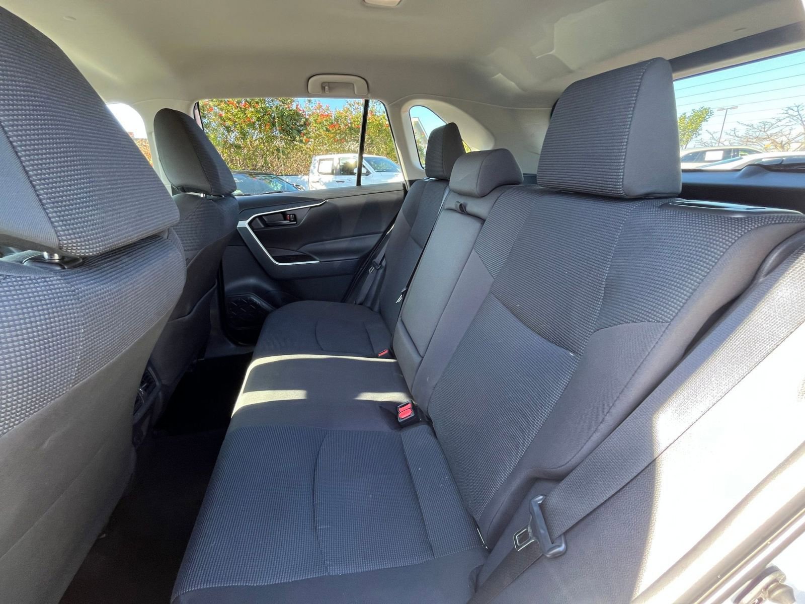 Thumbnail: 2025 Toyota RAV4 - 25