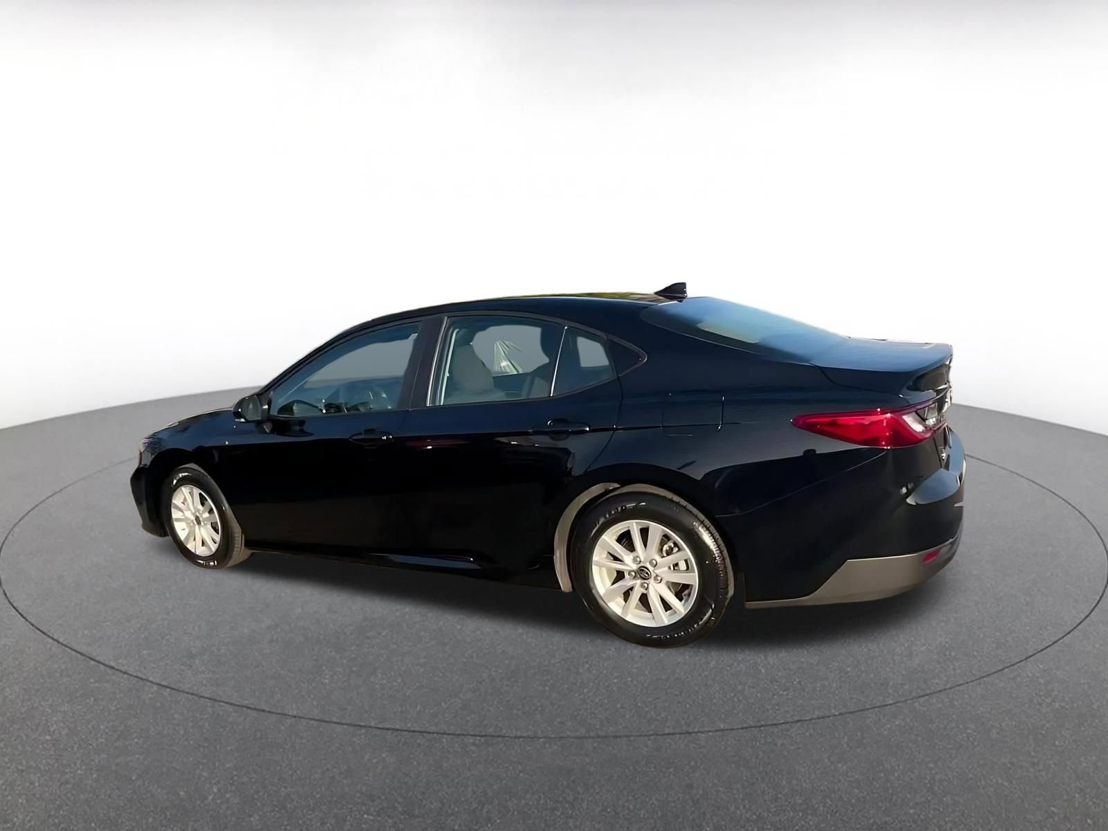 Thumbnail: 2025 Toyota Camry - 10