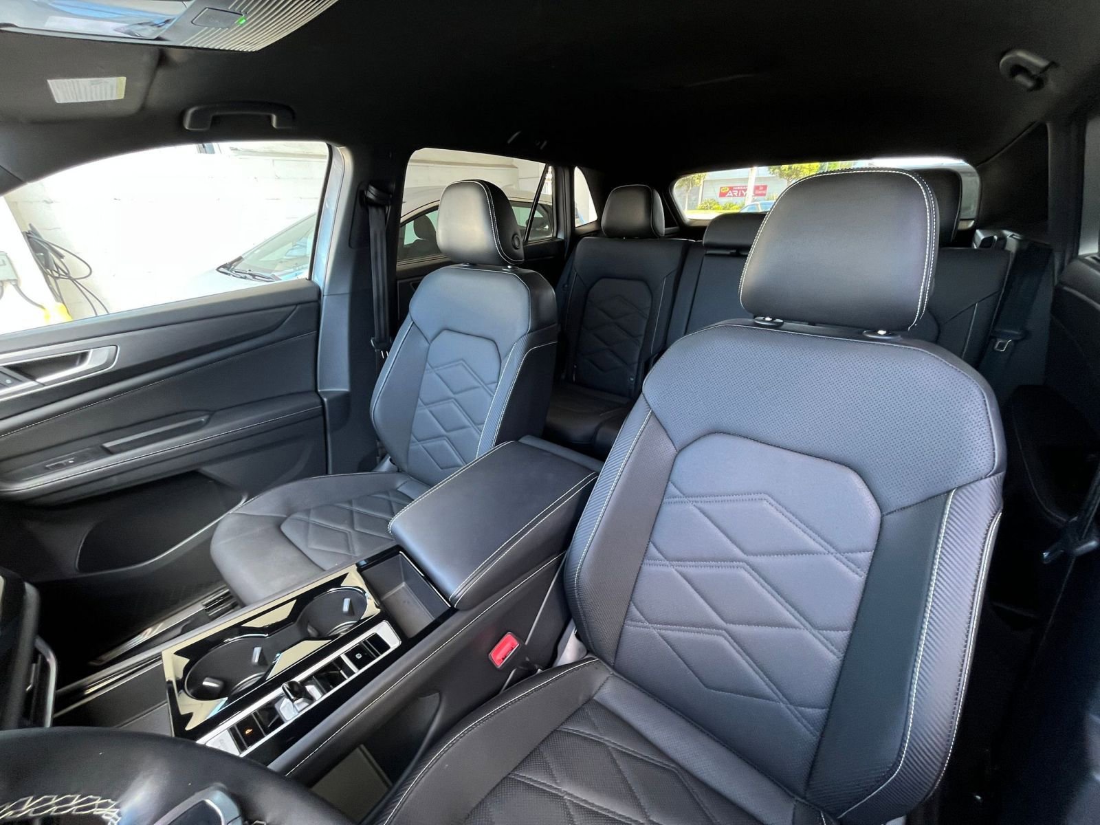 Thumbnail: 2025 Volkswagen Atlas - 27