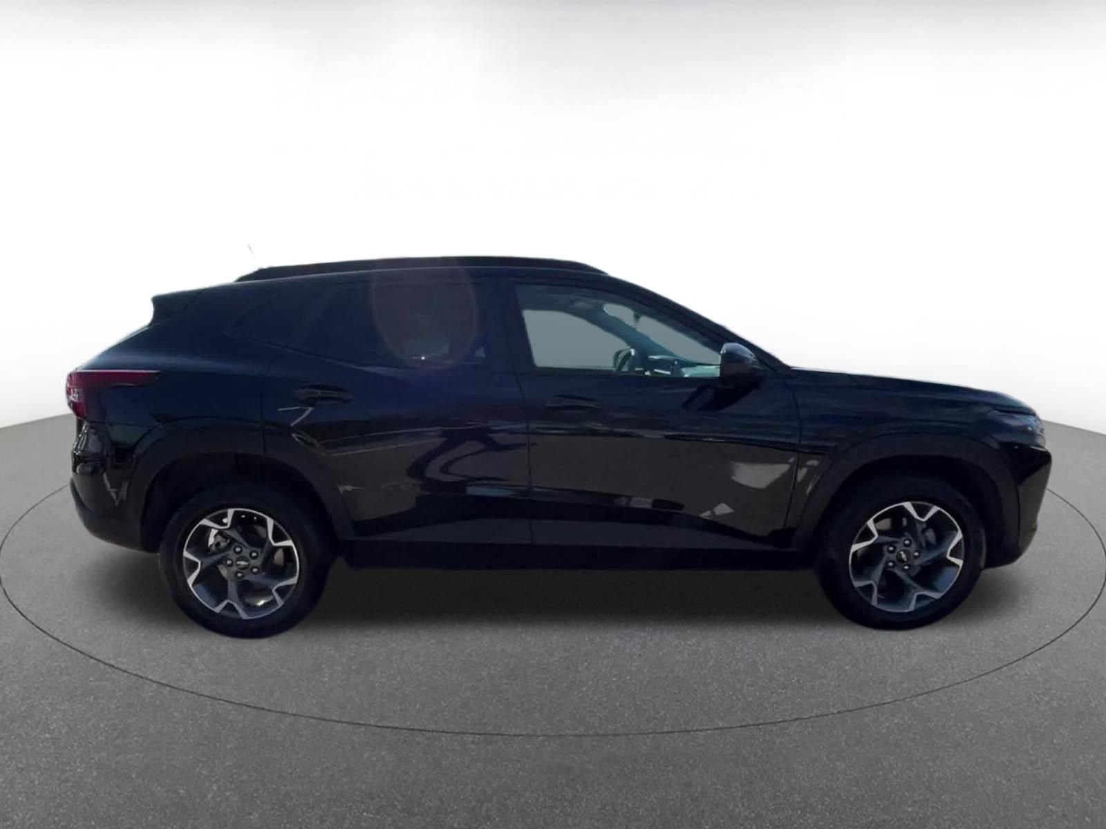 Thumbnail: 2025 Chevrolet Trax - 16