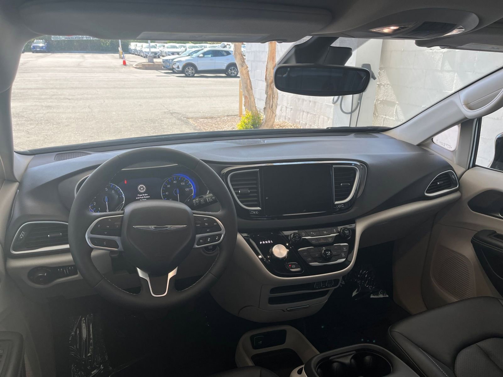 2024 Chrysler Pacifica Touring L 28