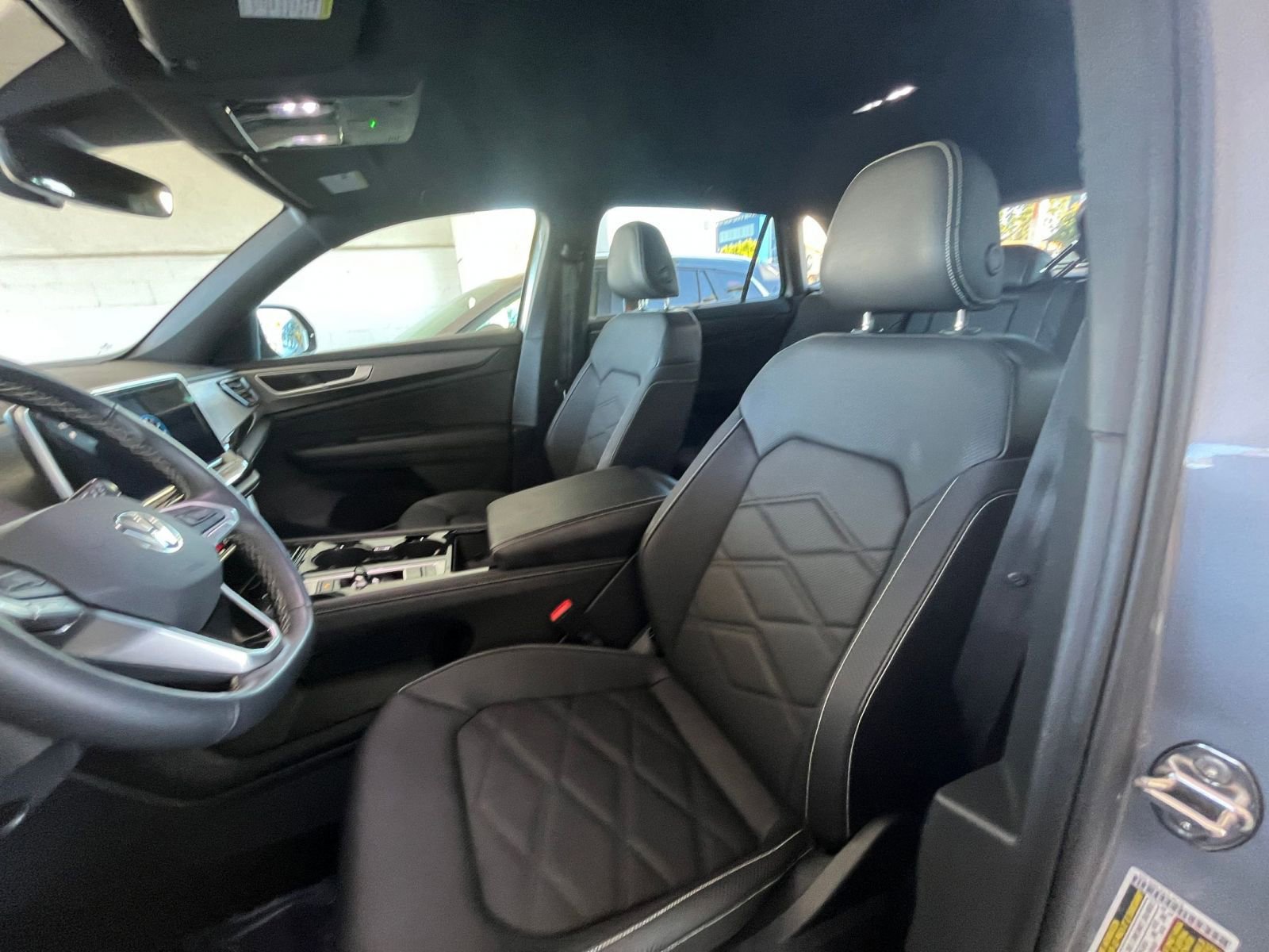 Thumbnail: 2025 Volkswagen Atlas - 28