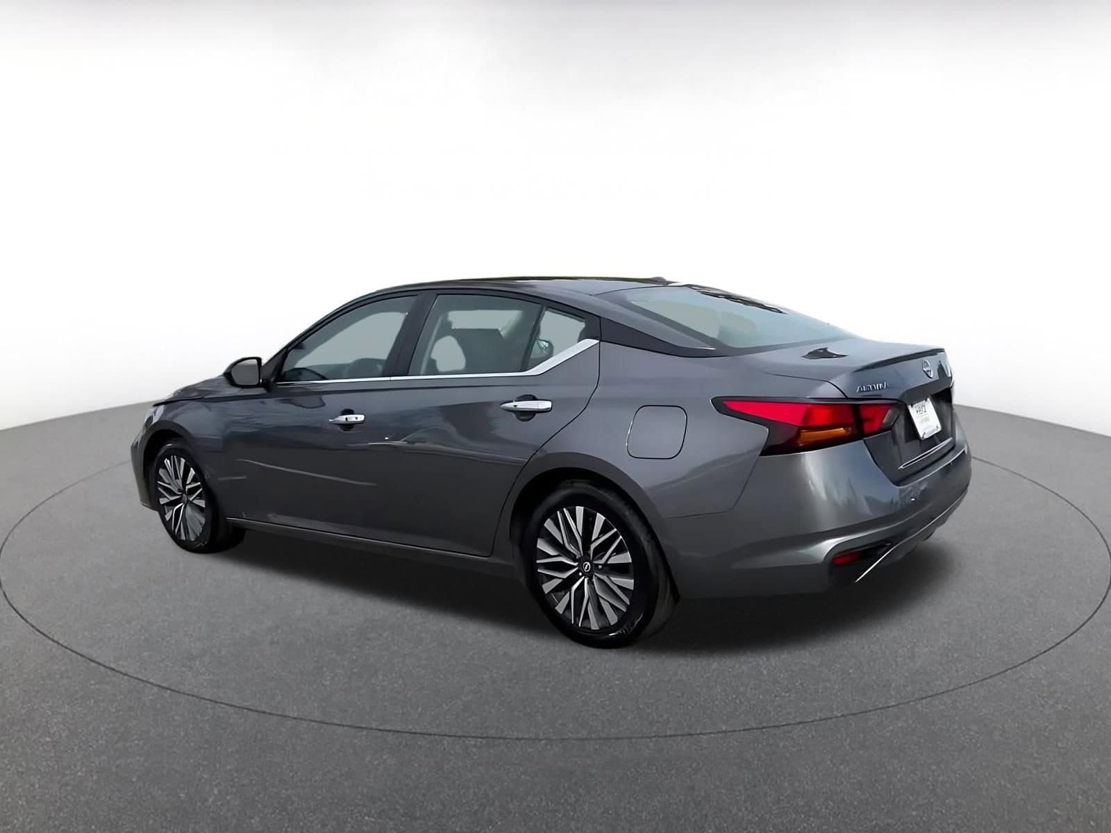 Thumbnail: 2025 Nissan Altima - 10