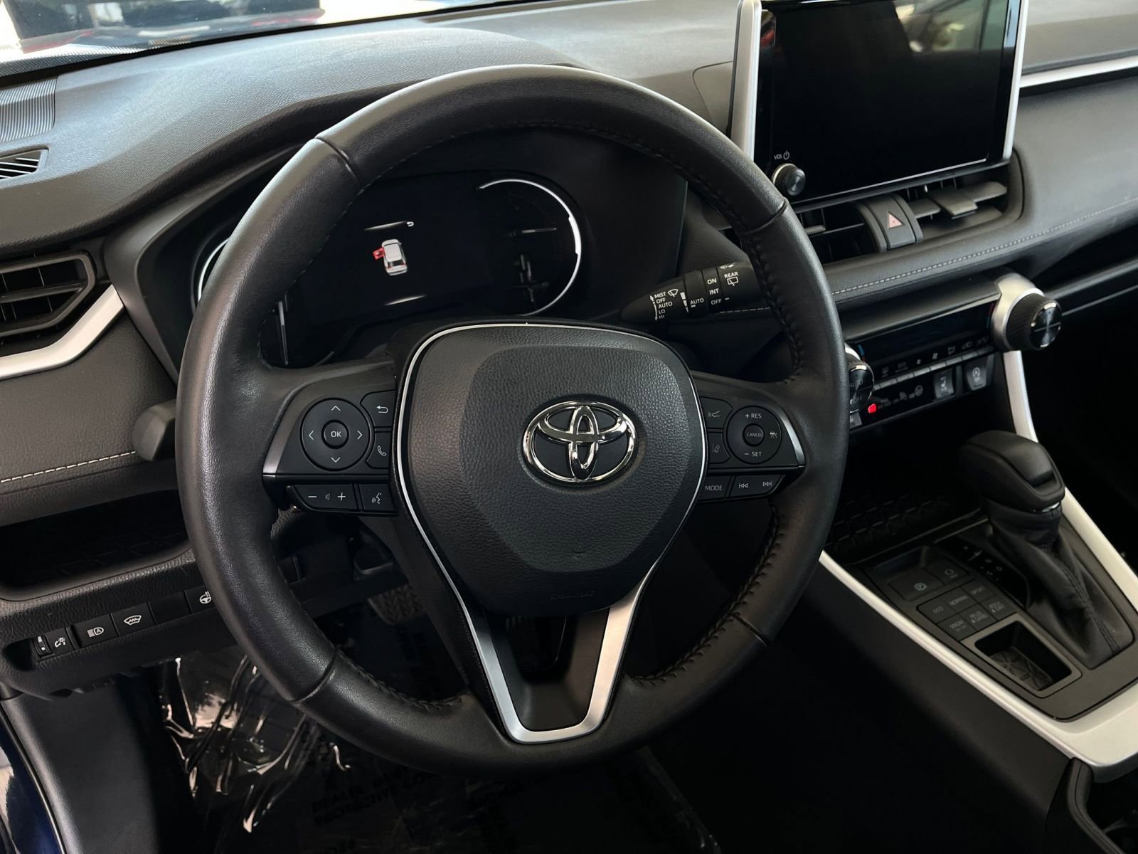 Thumbnail: 2024 Toyota RAV4 - 23