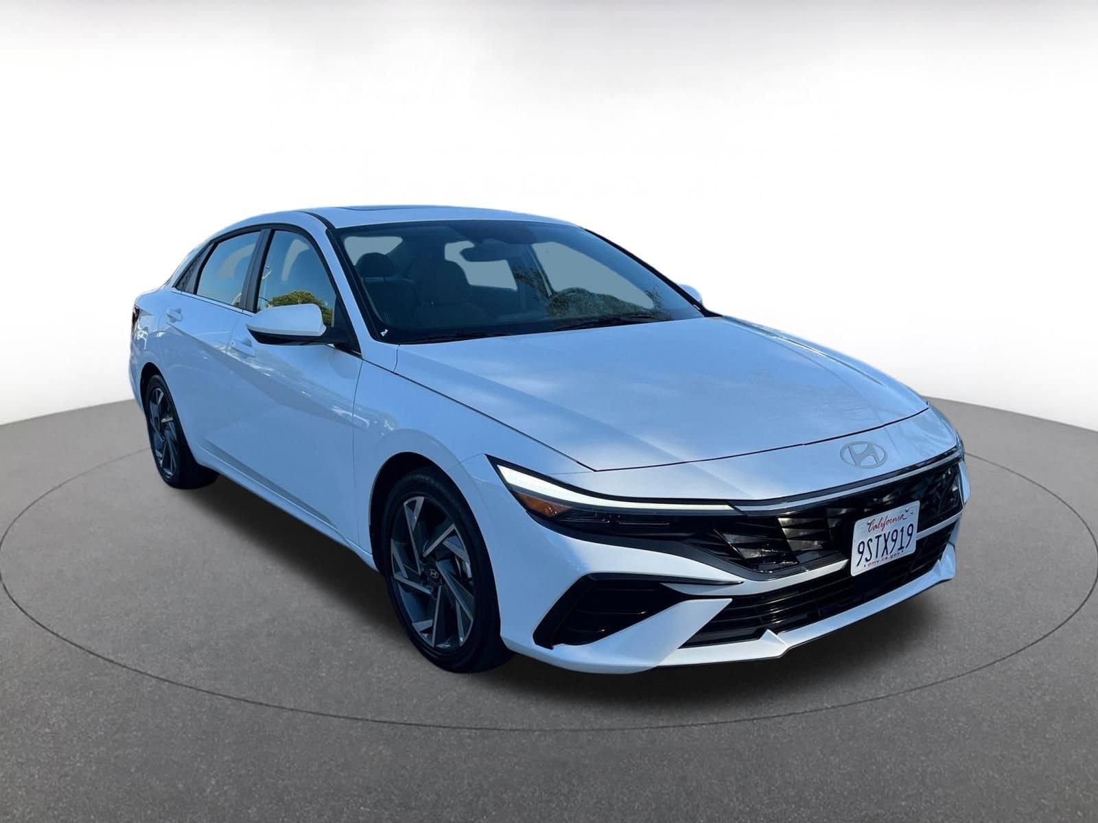 Thumbnail: 2025 Hyundai Elantra - 1