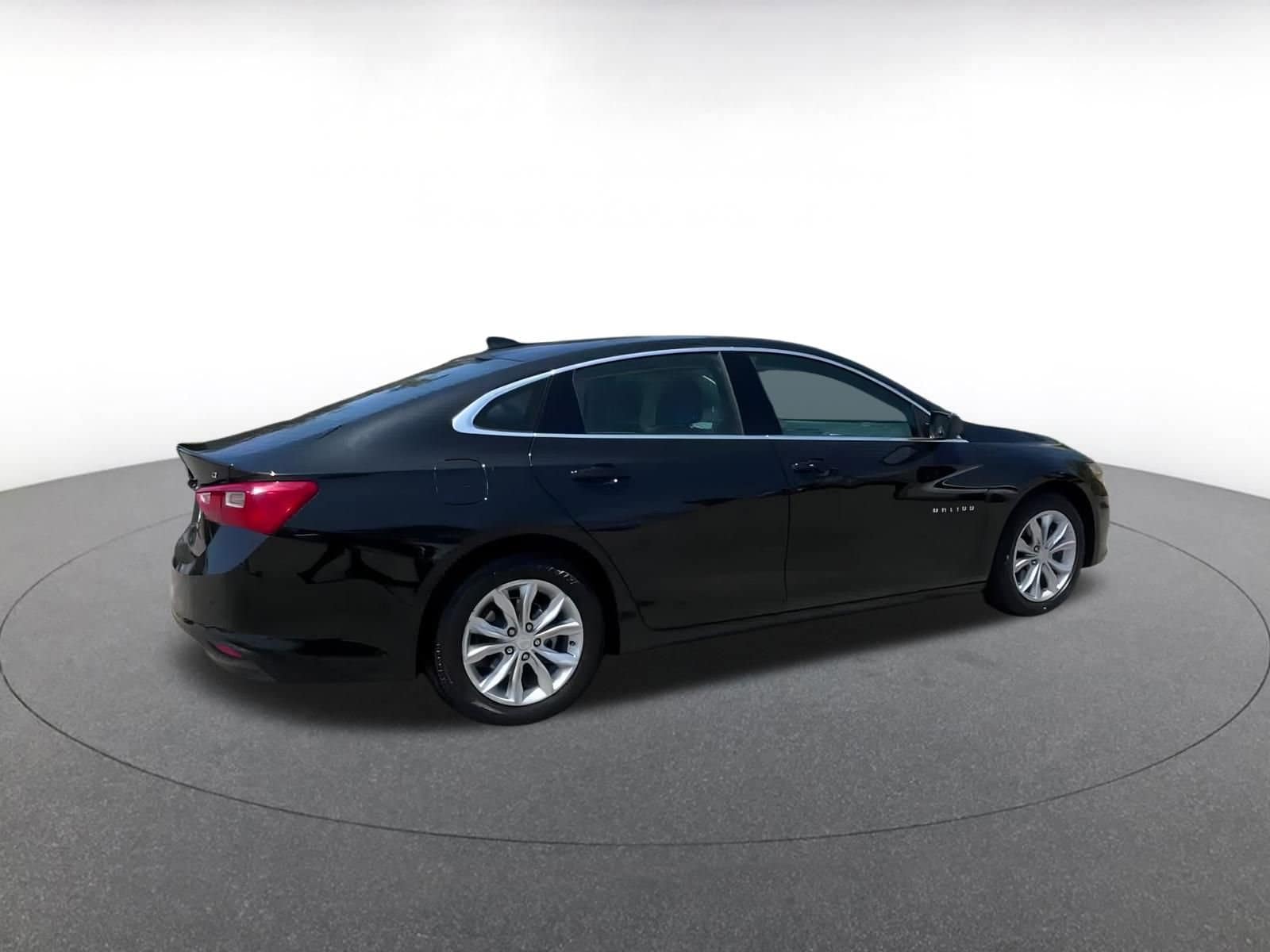 Thumbnail: 2023 Chevrolet Malibu - 10
