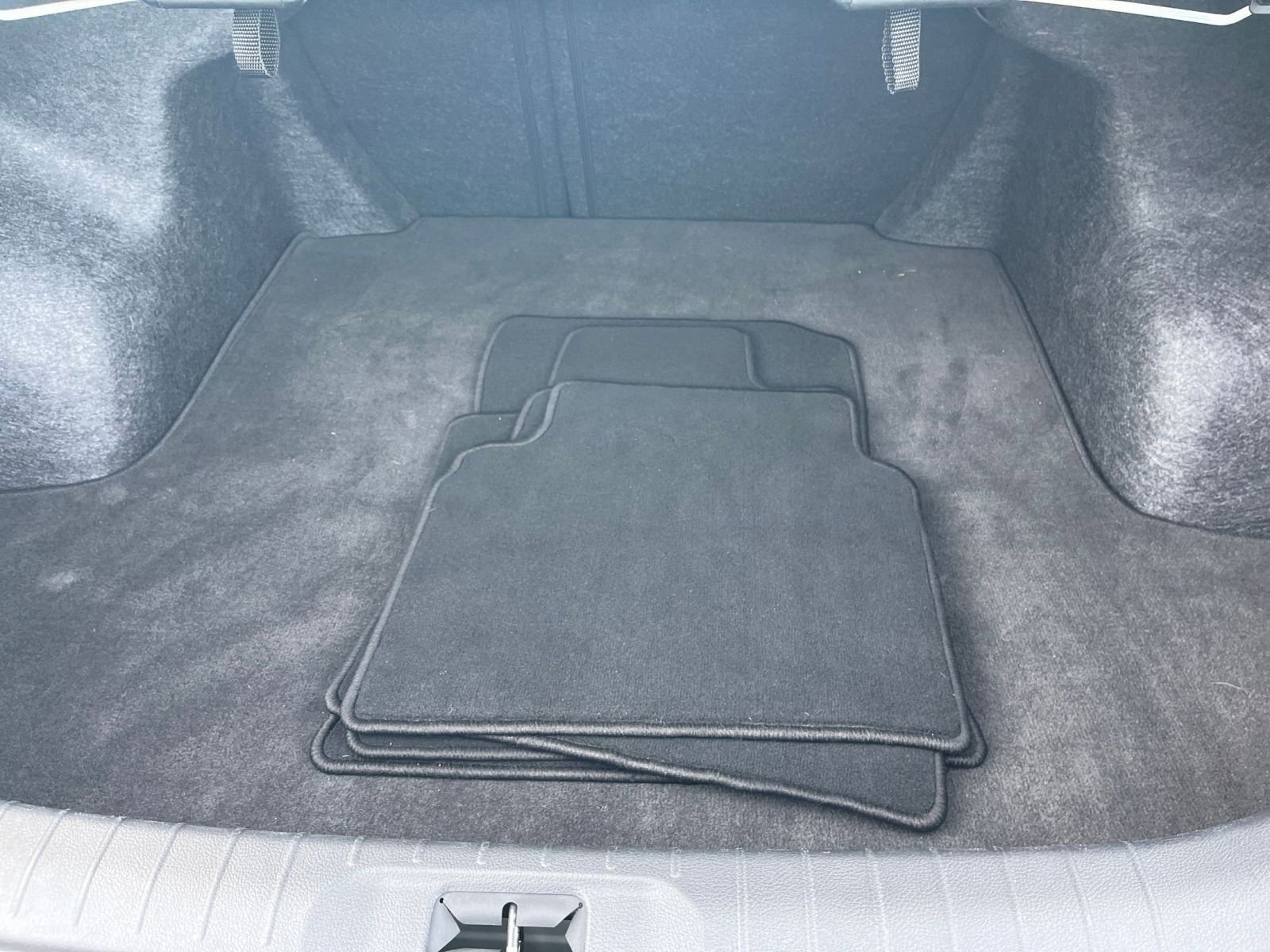 Thumbnail: 2025 Nissan Altima - 32