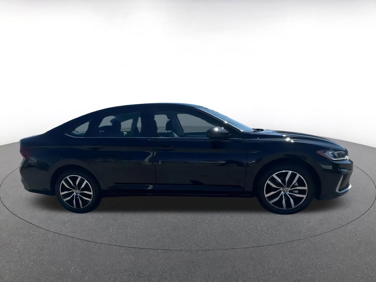 Thumbnail: 2025 Volkswagen Jetta - 16