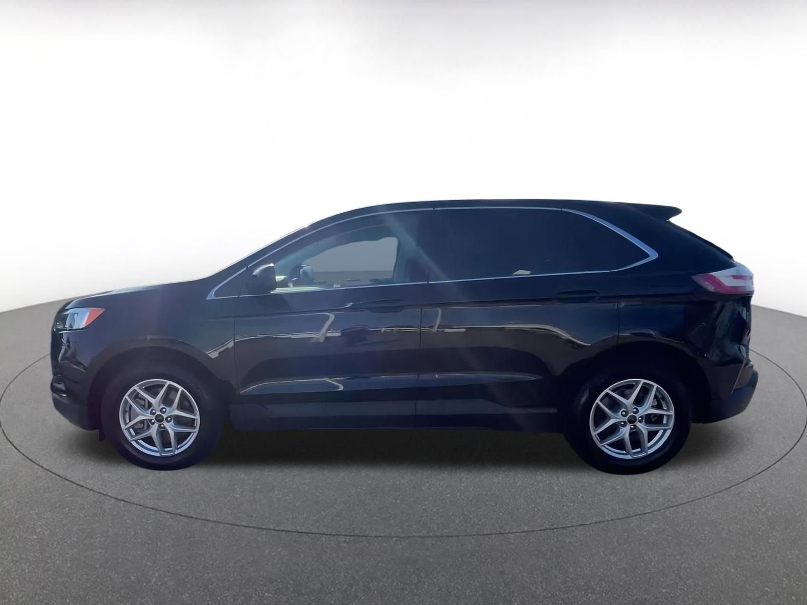 Thumbnail: 2023 Ford Edge - 9