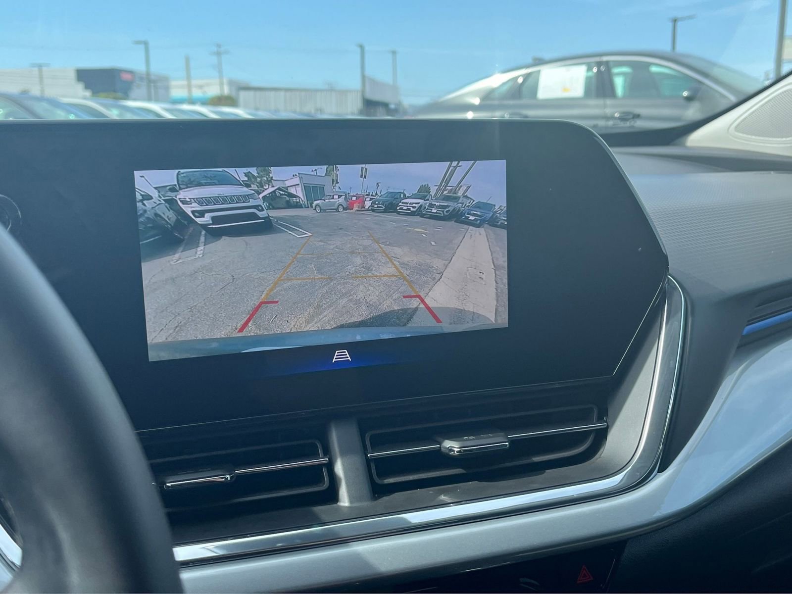 Thumbnail: 2025 Chevrolet Trax - 24