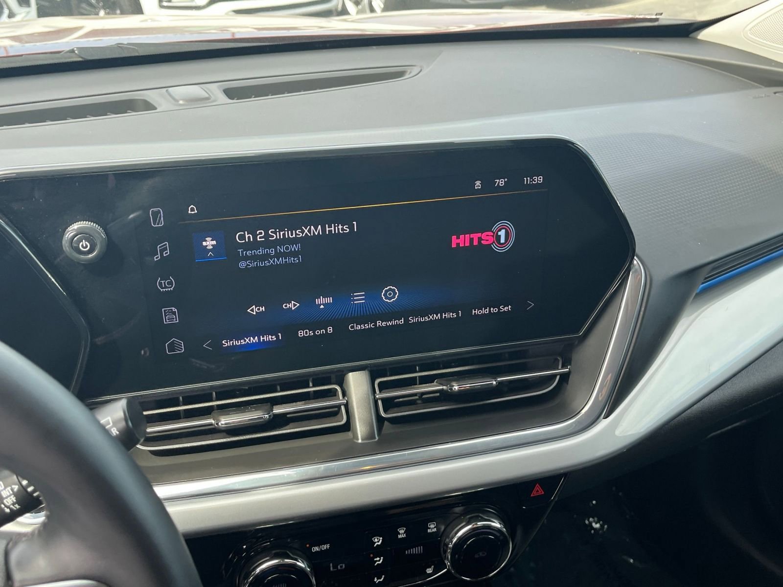 Thumbnail: 2025 Chevrolet Trax - 17