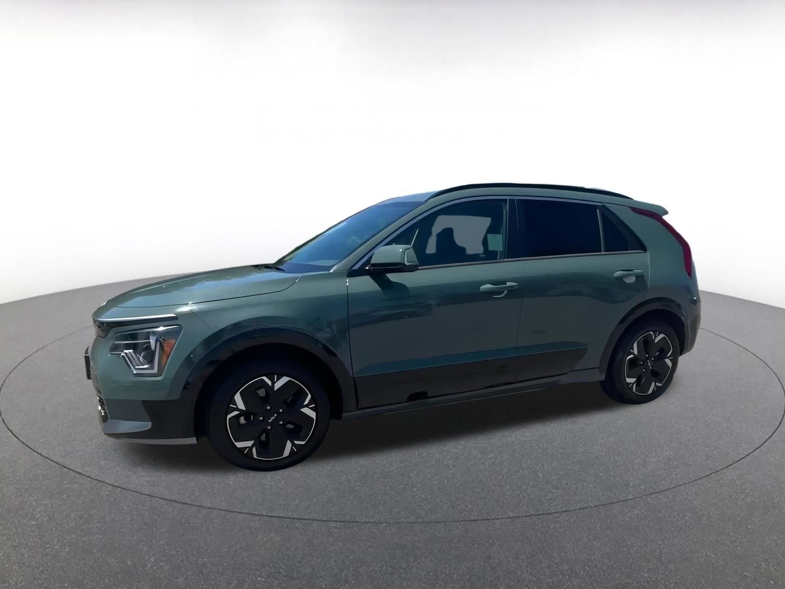 Thumbnail: 2023 Kia Niro - 6