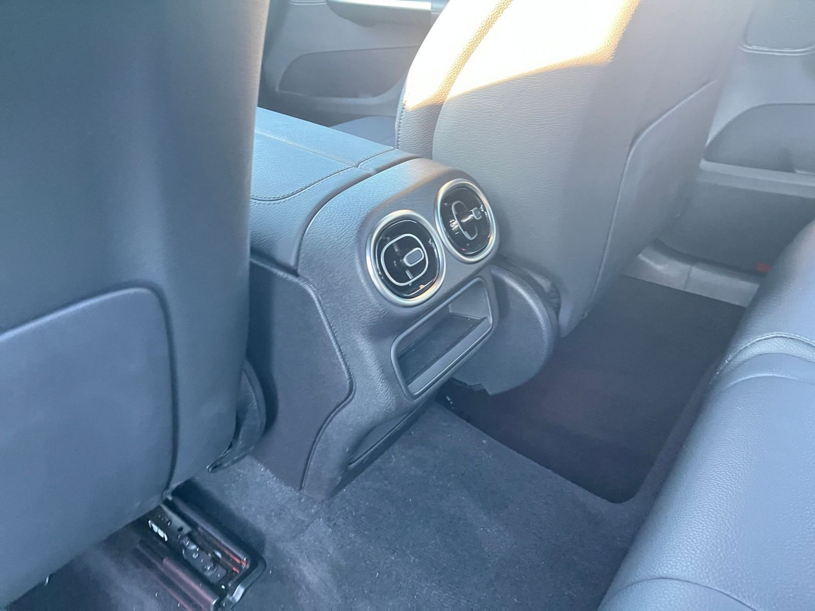 Thumbnail: 2024 Mercedes-Benz GLC - 24