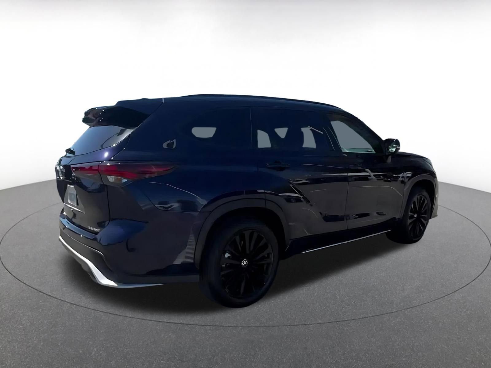 Thumbnail: 2025 Toyota Highlander - 14