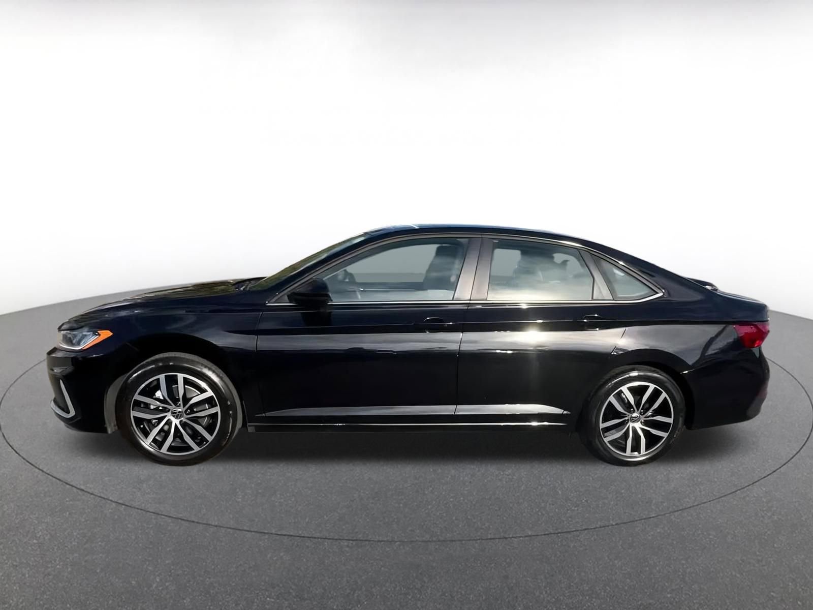 Thumbnail: 2025 Volkswagen Jetta - 9