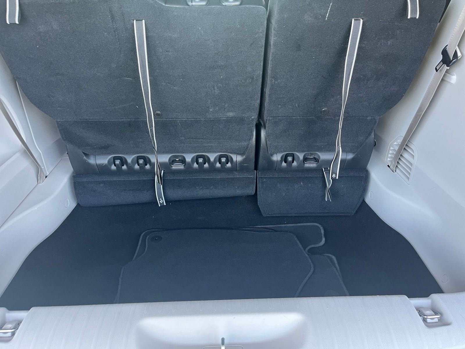 2024 Chrysler Pacifica Touring L 26
